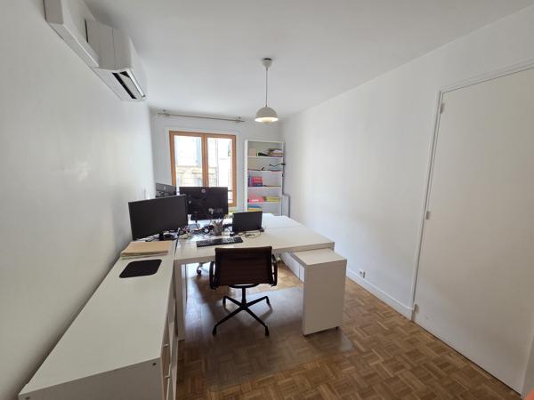 À VENDRE – T3 AVEC BALCON – MARSEILLE 6eme –Vauban