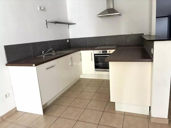 Location                                                      Appartement
                        
                     3 pièces                      42 m2                     à Tourves
