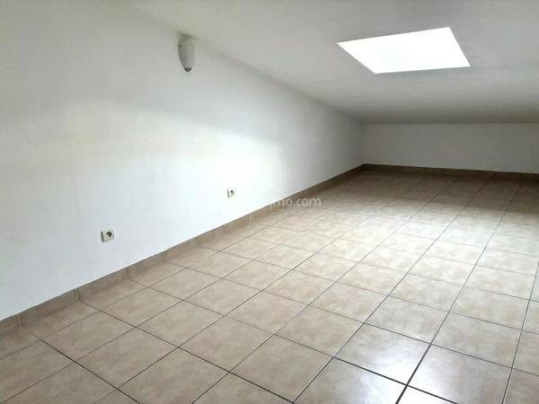 Location                                                      Appartement
                        
                     3 pièces                      42 m2                     à Tourves