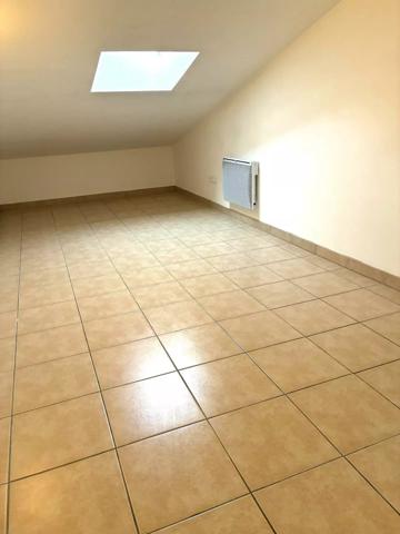 Location                                                      Appartement
                        
                     3 pièces                      42 m2                     à Tourves