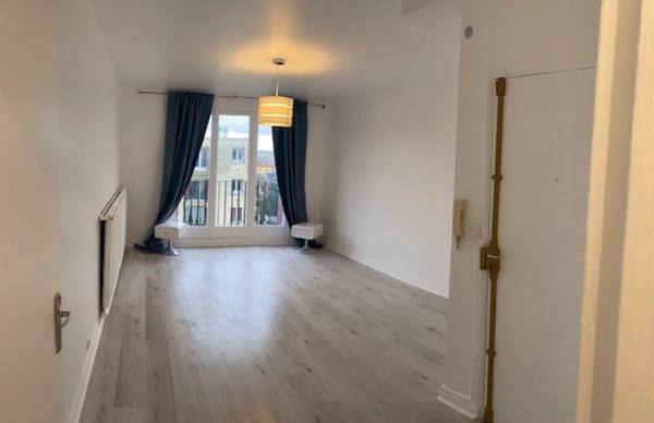 Saint Maur Des Fossés, 94100, quartier de La Pie, appartement de 30M2 avec balcon.