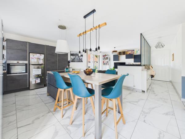 A Vendre - Maison de 102 m² récente de plain-pied proche du centre-ville.