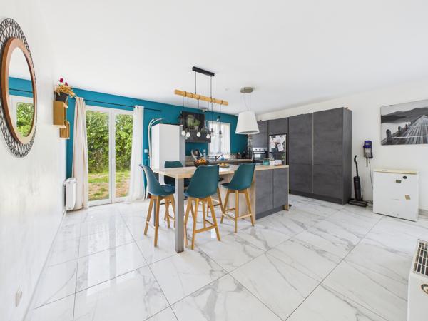 A Vendre - Maison de 102 m² récente de plain-pied proche du centre-ville.