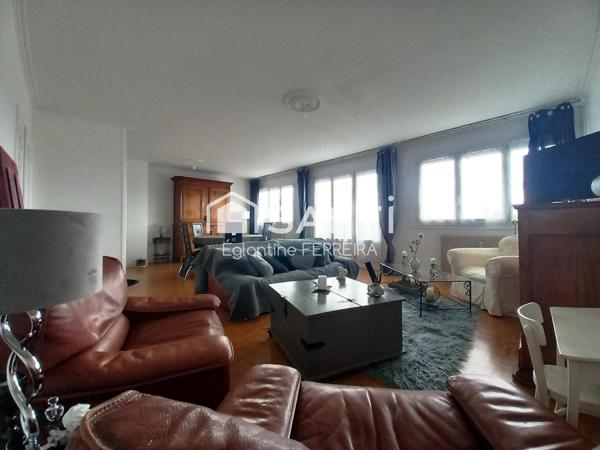 CHATEAUROUX, APPARTEMENT T3 DE 107M² AVEC BALCONS, GARAGE ET CAVE