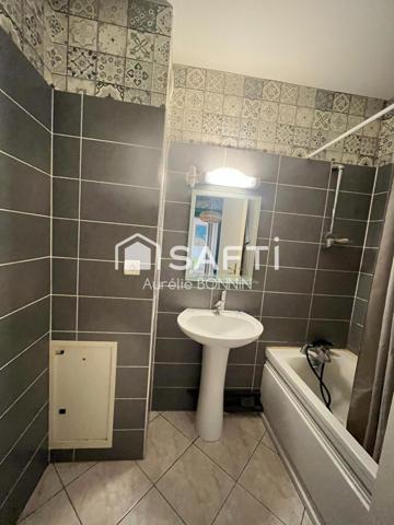 Talence appartement 3 chambres possibilité 4 avec terrasse privative, parking fermé  et cave