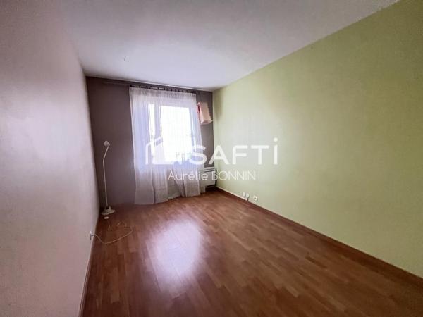 Talence appartement 3 chambres possibilité 4 avec terrasse privative, parking fermé  et cave