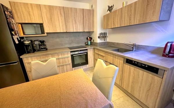 Appartement à vendre    2 pièces • 51 m2 Allonzier-la-Caille