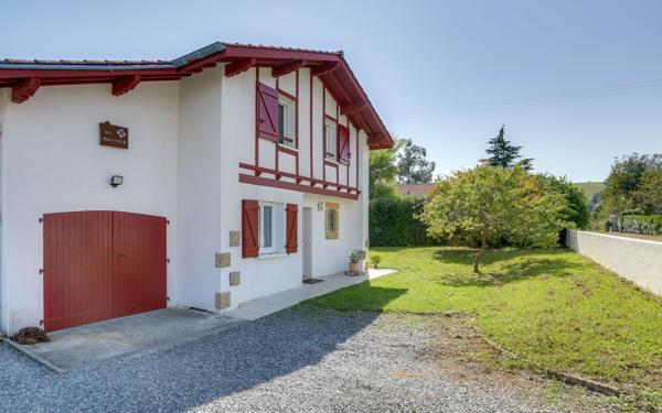 Maison à vendre    5 pièces • 134 m2 Hasparren