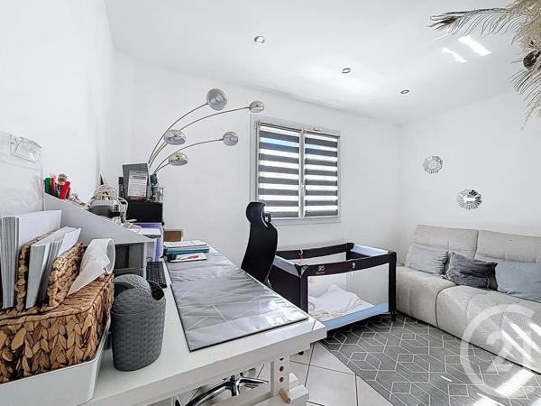 Maison à vendre  6 pièces - 102,22 m 2   SAVIGNY LE TEMPLE  - 77