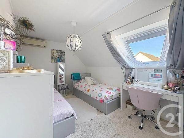 Maison à vendre  6 pièces - 102,22 m 2   SAVIGNY LE TEMPLE  - 77