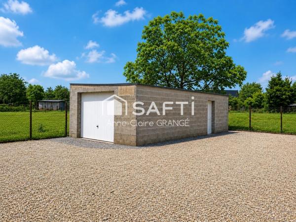 Idéalement située à Crissé, entre Conlie et Sillé-le-Guillaume, cette maison de bourg rénovée allie authenticité, fonctionnalité et confort moderne dans un environnement calme et agréable.