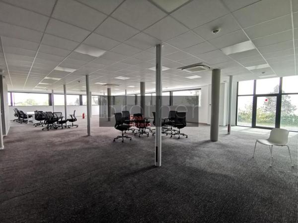 Bureau de 1294 m² à louer à Bordeaux Ouest-Merignac