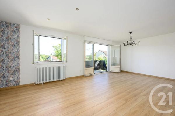 Maison à vendre  5 pièces - 82,17 m 2   YERRES  - 91