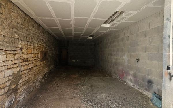 Stationnement à louer    42 m2 Bords