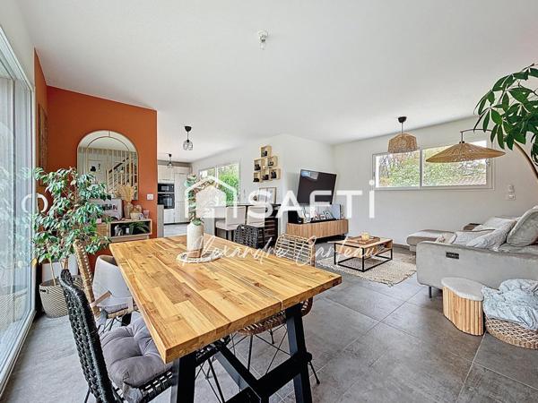 Jolie maison neuve avec piscine