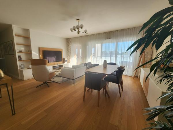 Rare-Très bel apt 3 ch. avec terrasses-Pkg couvert