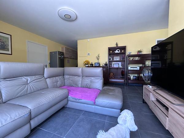 A 10 min du centre-ville- Appartement type 3, balcon, parking souterrain et résidence récente