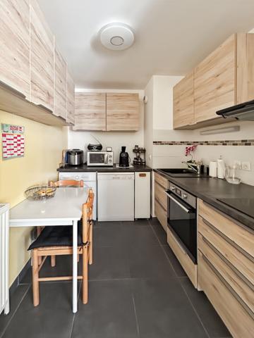 A 10 min du centre-ville- Appartement type 3, balcon, parking souterrain et résidence récente