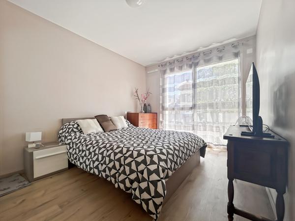 A 10 min du centre-ville- Appartement type 3, balcon, parking souterrain et résidence récente