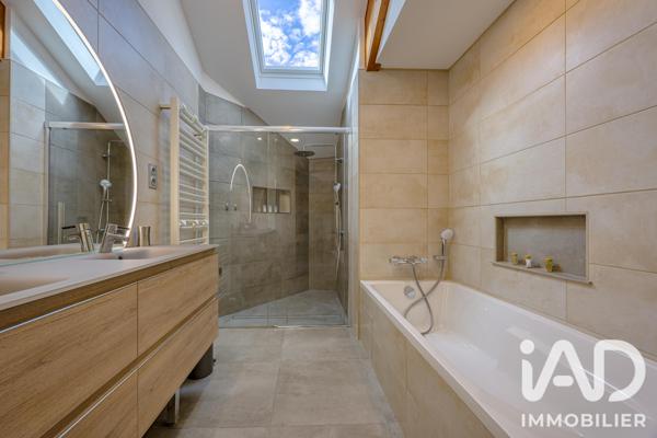 Maison à vendre 8 pièces 250 m² Bassens