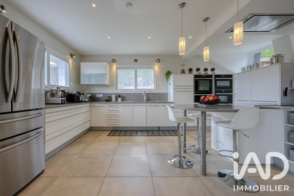 Maison à vendre 8 pièces 250 m² Bassens