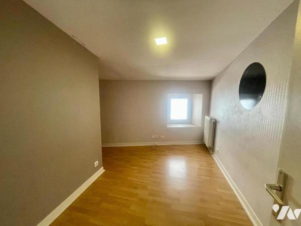 Appartement de 203 m² avec garage et terrasse