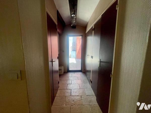 Appartement de 203 m² avec garage et terrasse