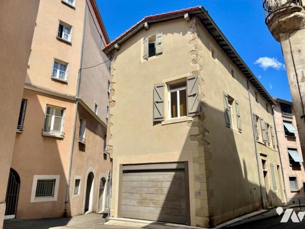 Appartement de 203 m² avec garage et terrasse