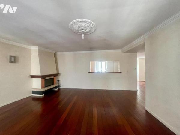 Appartement de 203 m² avec garage et terrasse