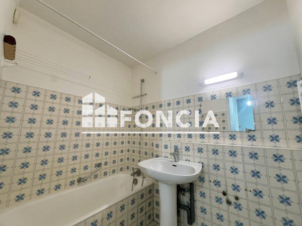 Location Studio 32 m² - 61 AVENUE GAMBETTA Hyeres 83400