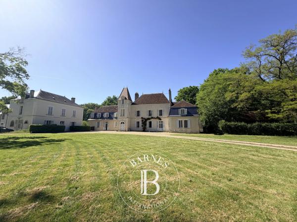 Vatan, Château 13 Chambres -  665 m² à vendre