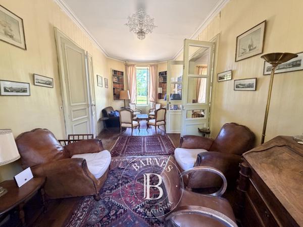 Vatan, Château 13 Chambres -  665 m² à vendre
