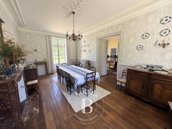 Vatan, Château 13 Chambres -  665 m² à vendre