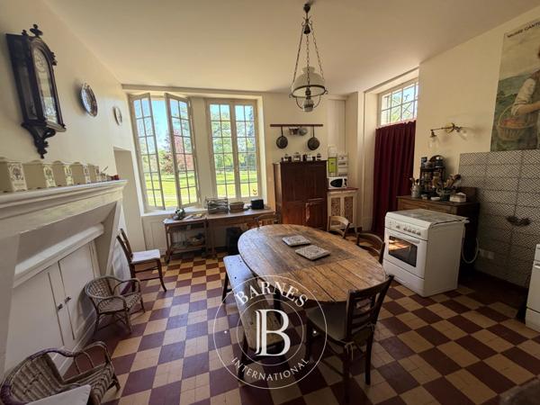 Vatan, Château 13 Chambres -  665 m² à vendre