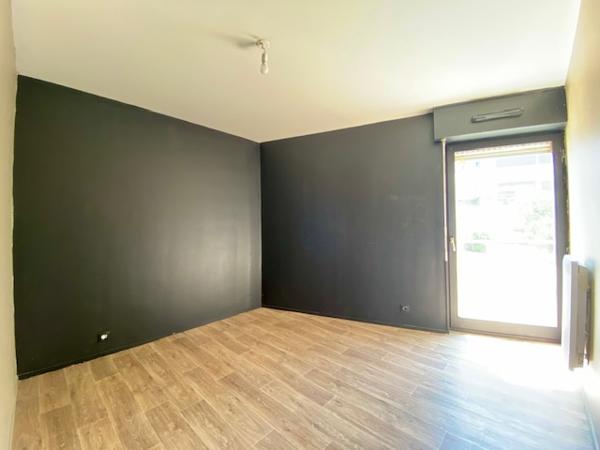 Appartement situé à proximité des commerces et du centre-ville !