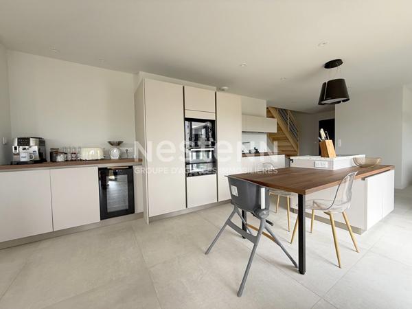 Maison contemporaine de 2025 à vendre à LOCMINE, 5 chambres, garage et son jardin de 720 m²
