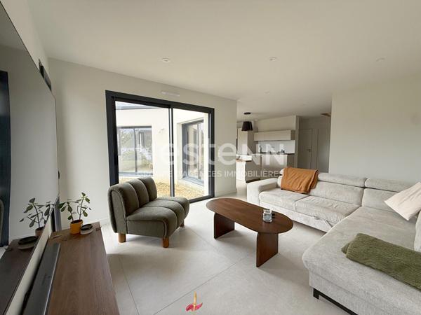 Maison contemporaine de 2025 à vendre à LOCMINE, 5 chambres, garage et son jardin de 720 m²