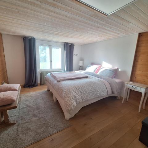 Propriété au calme avec dépendances et terrain