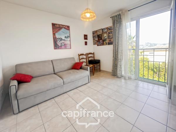 Appartement à vendre 4 pièces HYERES (83), Costebelle, Parc de la Luquette, Dernier étage, vue Mer. DOUBLE GARAGE.