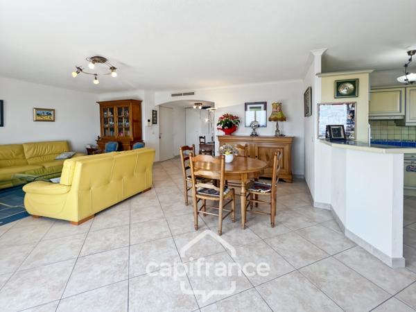 Appartement à vendre 4 pièces HYERES (83), Costebelle, Parc de la Luquette, Dernier étage, vue Mer. DOUBLE GARAGE.