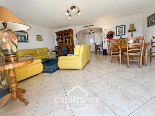 Appartement à vendre 4 pièces HYERES (83), Costebelle, Parc de la Luquette, Dernier étage, vue Mer. DOUBLE GARAGE.