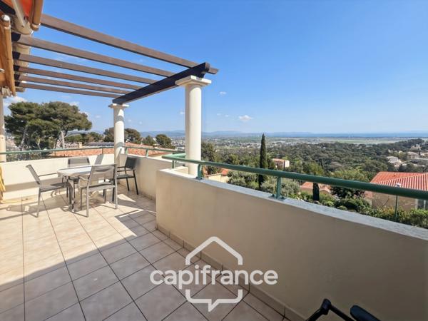 Appartement à vendre 4 pièces HYERES (83), Costebelle, Parc de la Luquette, Dernier étage, vue Mer. DOUBLE GARAGE.