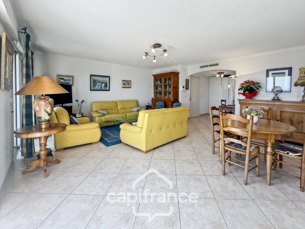 Appartement à vendre 4 pièces HYERES (83), Costebelle, Parc de la Luquette, Dernier étage, vue Mer. DOUBLE GARAGE.