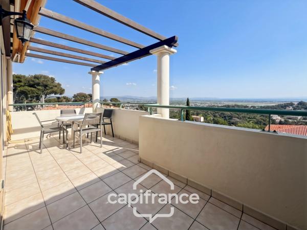 Appartement à vendre 4 pièces HYERES (83), Costebelle, Parc de la Luquette, Dernier étage, vue Mer. DOUBLE GARAGE.