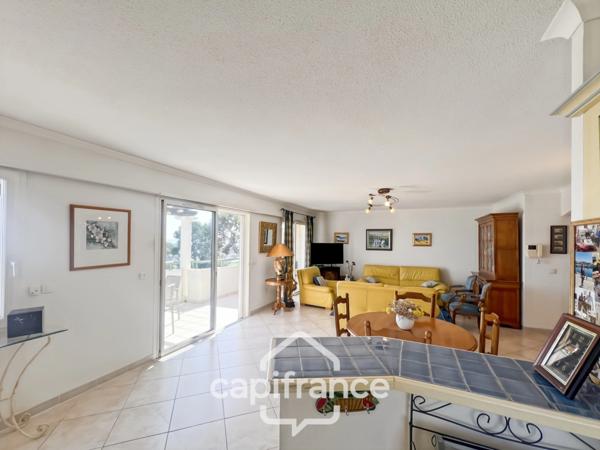 Appartement à vendre 4 pièces HYERES (83), Costebelle, Parc de la Luquette, Dernier étage, vue Mer. DOUBLE GARAGE.