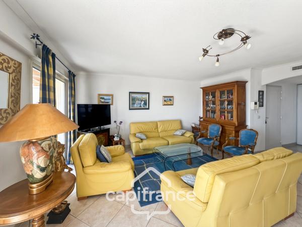 Appartement à vendre 4 pièces HYERES (83), Costebelle, Parc de la Luquette, Dernier étage, vue Mer. DOUBLE GARAGE.