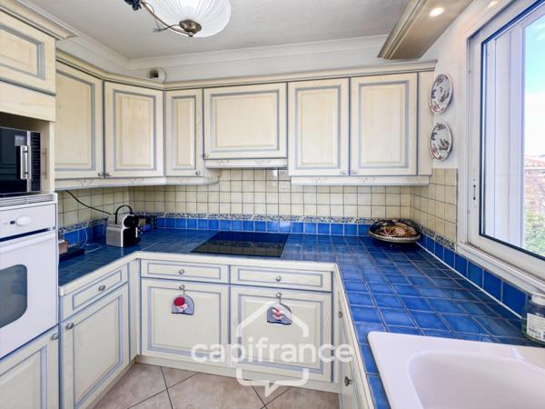 Appartement à vendre 4 pièces HYERES (83), Costebelle, Parc de la Luquette, Dernier étage, vue Mer. DOUBLE GARAGE.