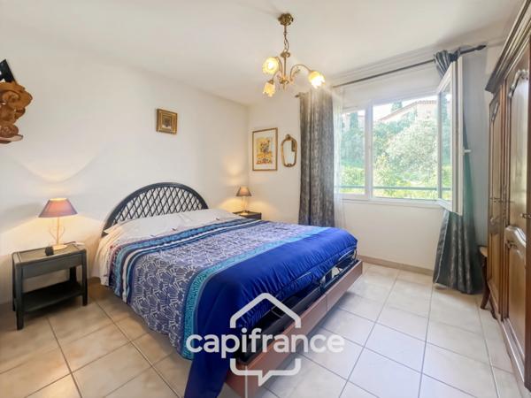 Appartement à vendre 4 pièces HYERES (83), Costebelle, Parc de la Luquette, Dernier étage, vue Mer. DOUBLE GARAGE.