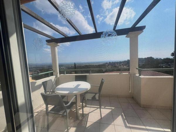 Appartement à vendre 4 pièces HYERES (83), Costebelle, Parc de la Luquette, Dernier étage, vue Mer. DOUBLE GARAGE.