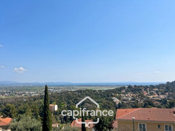Appartement à vendre 4 pièces HYERES (83), Costebelle, Parc de la Luquette, Dernier étage, vue Mer. DOUBLE GARAGE.